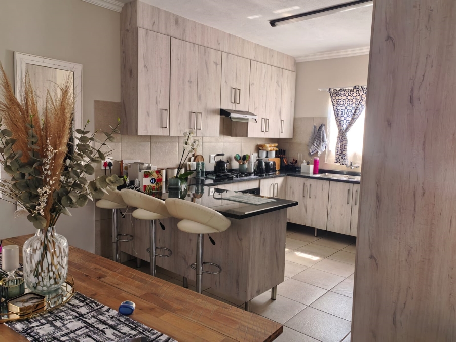 To Let 3 Bedroom Property for Rent in Waterval East North West